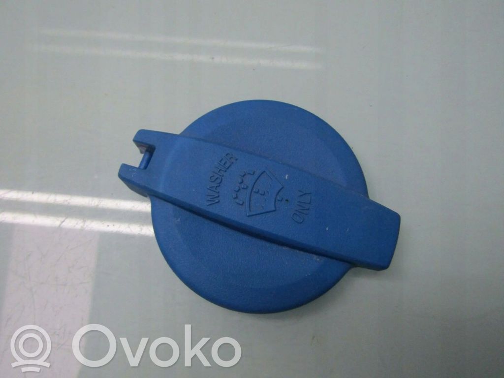 KIA Ceed Windshield washer fluid reservoir/tank 