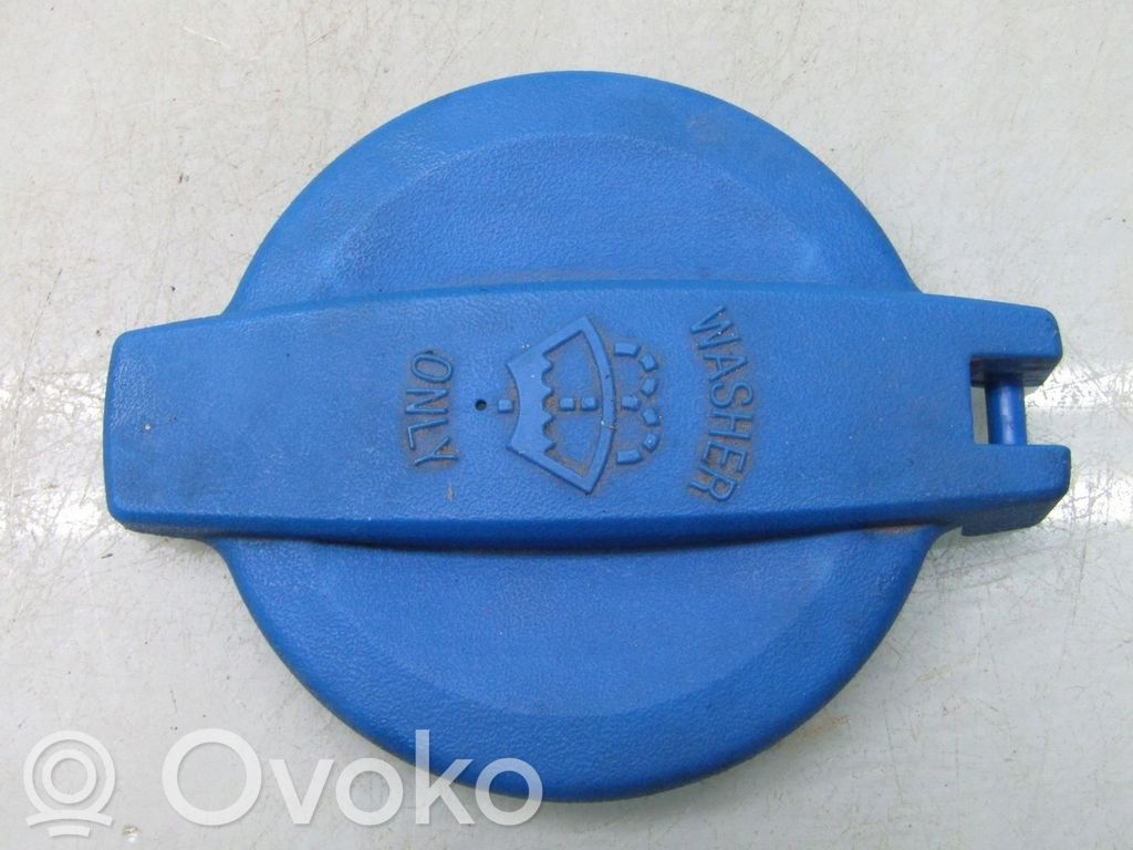 KIA Ceed Windshield washer fluid reservoir/tank 