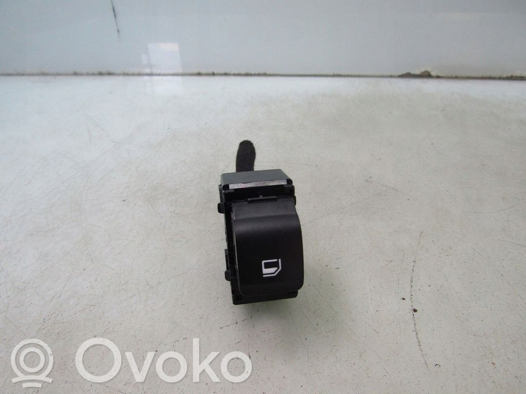 Hyundai Bayon Kiti jungtukai/ rankenėlės/ perjungėjai 