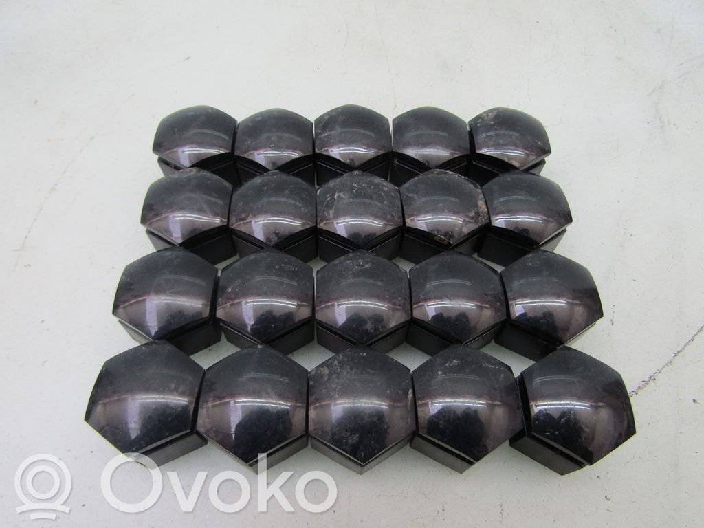 BYD Atto 3 Отделка радиаторов 