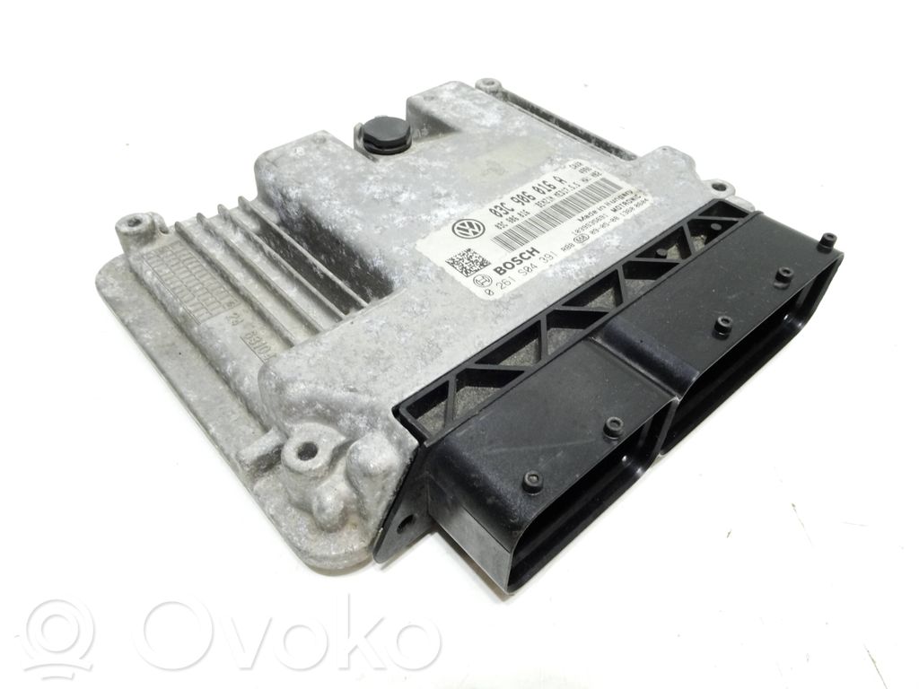 Volkswagen Golf VI Engine control unit/module 
