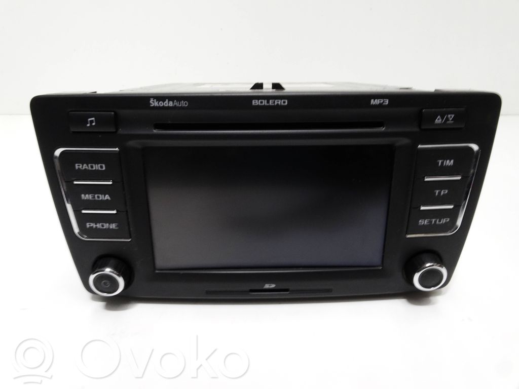 Skoda Octavia Mk2 (1Z) Panel / Radioodtwarzacz CD/DVD/GPS 