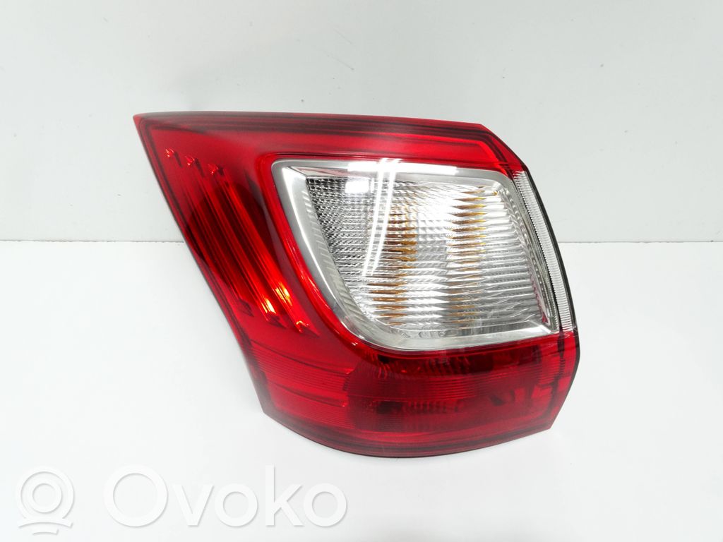 Ford Grand C-MAX Takaluukun takavalot 