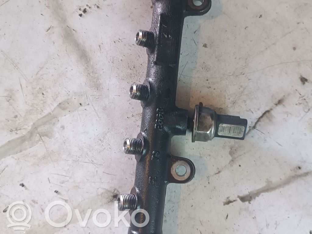 Volvo V50 Fuel main line pipe 