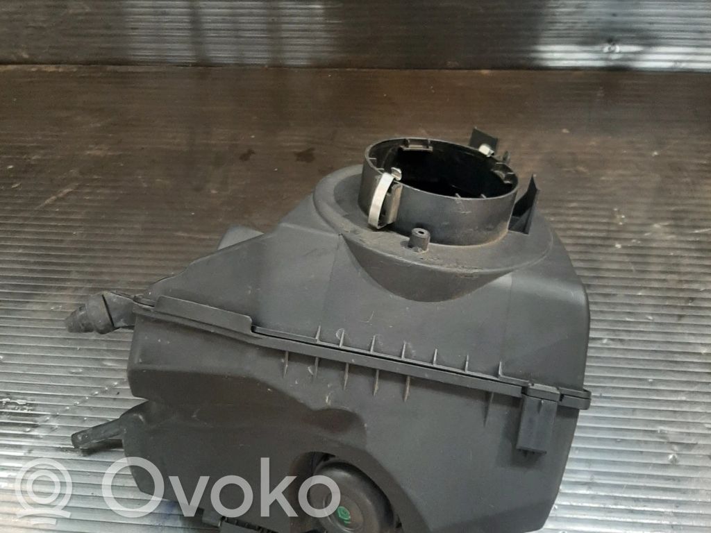 Air filter box   059133835E