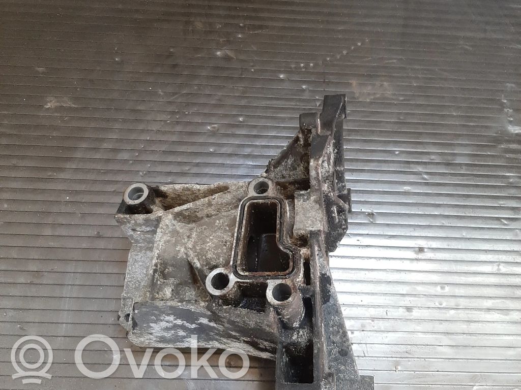 Audi A6 Allroad C6 Power steering pump mounting bracket 