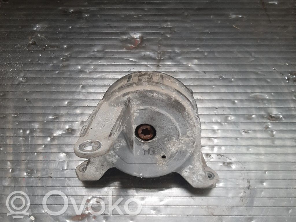 Opel Zafira B Engine mount bracket 