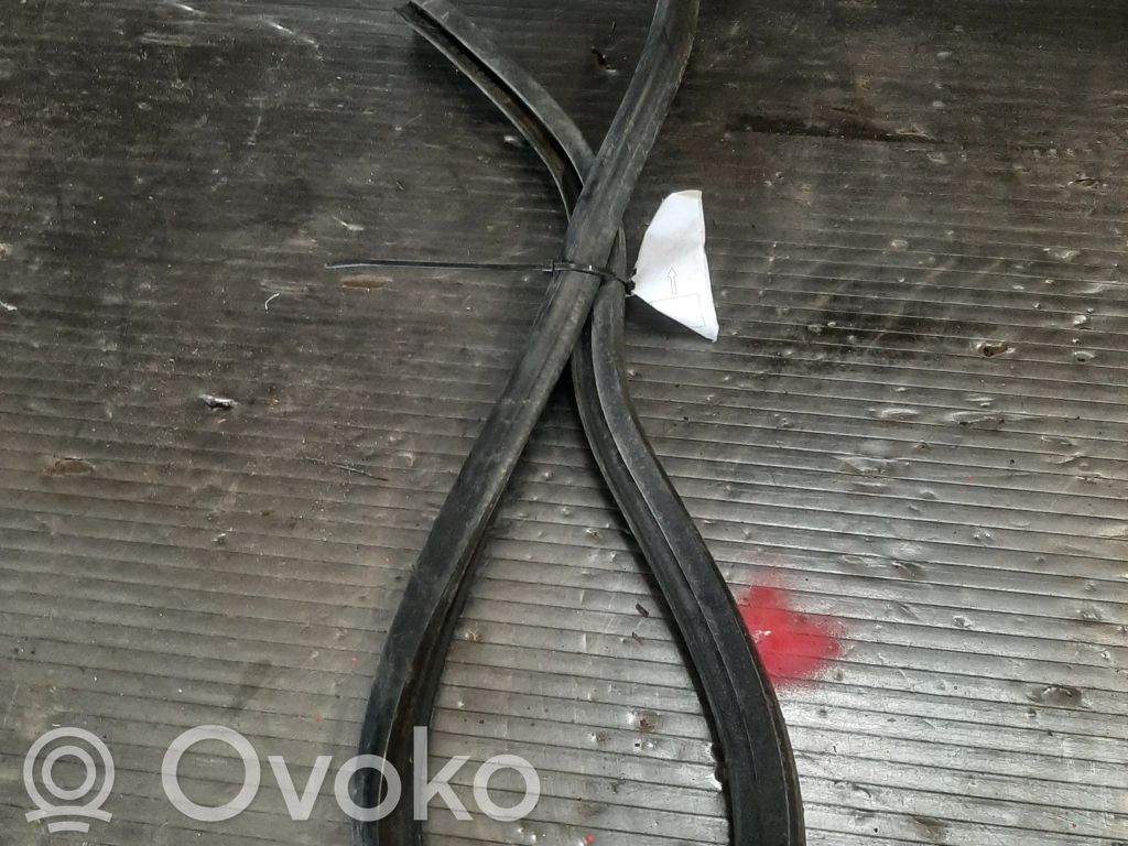 Skoda Superb B6 (3T) Engine compartment rubber 
