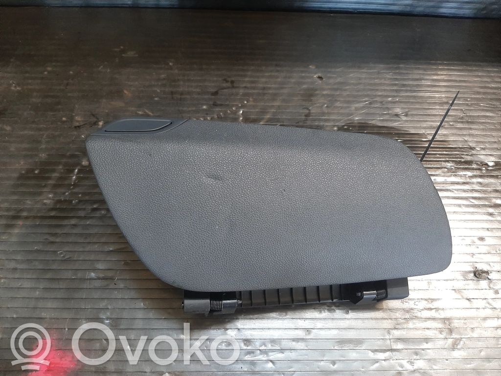 Opel Mokka Daiktadėžė 