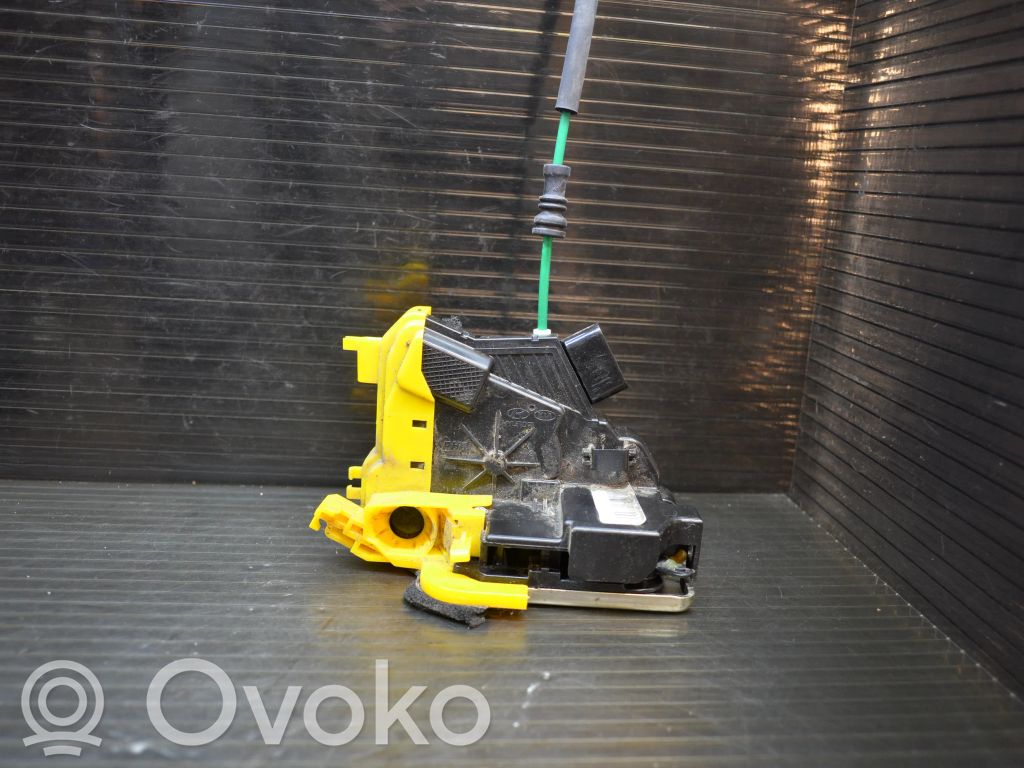 Hyundai i30 Etuoven lukko 