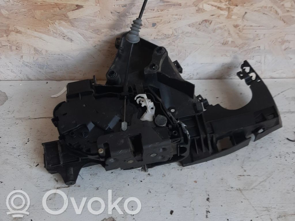 Volvo V50 Front door lock 