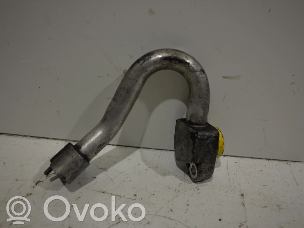 BMW 5 E60 E61 Ilmastointilaitteen putki (A/C) 