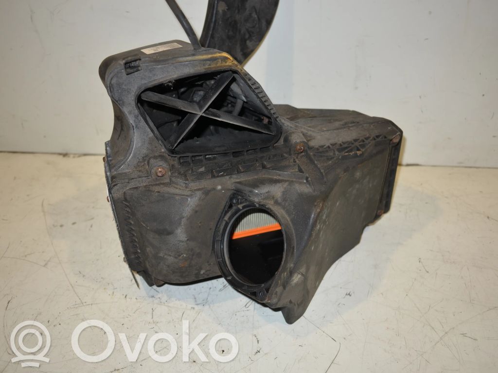 Audi A4 S4 B8 8K Obudowa filtra powietrza 