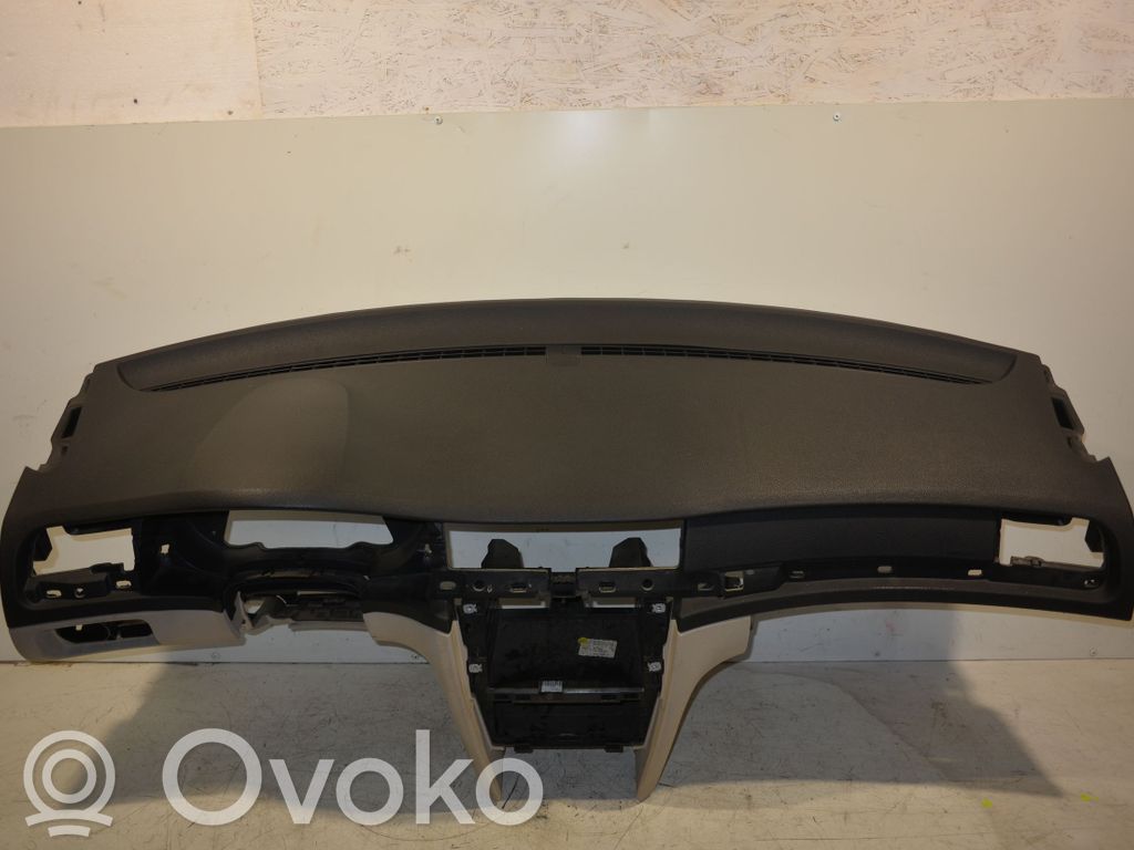 Panel de instrumentos   3T1857007B