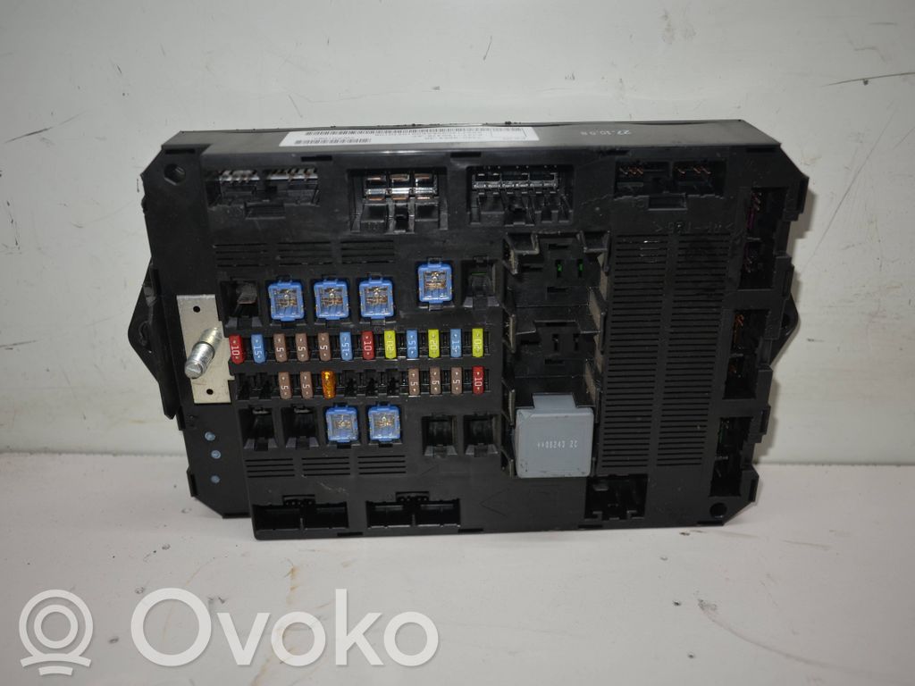 Jaguar XF X250 Fuse module 