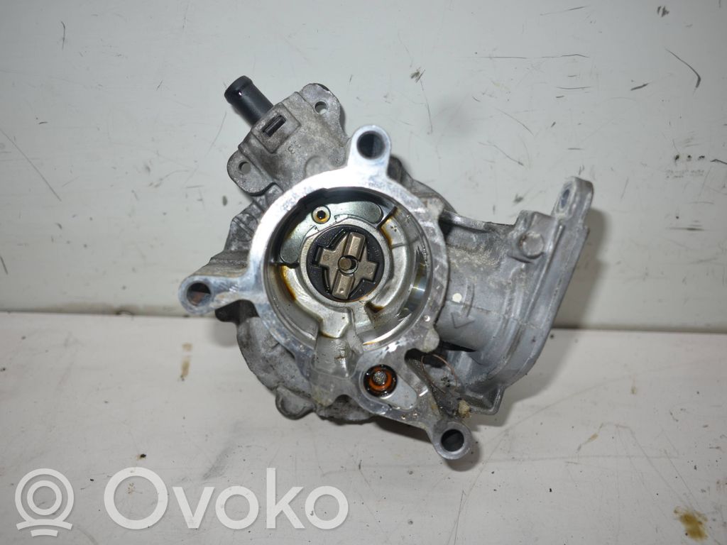 Audi A4 S4 B8 8K Alipainepumppu 