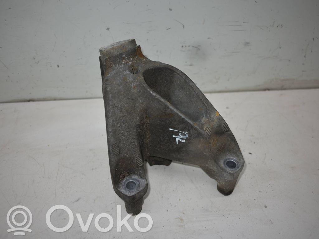 Audi A4 S4 B8 8K Engine mounting bracket 