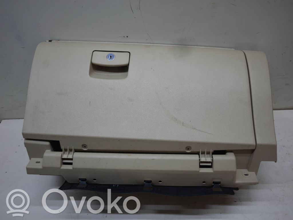 Subaru Outback (BS) Glove box set 