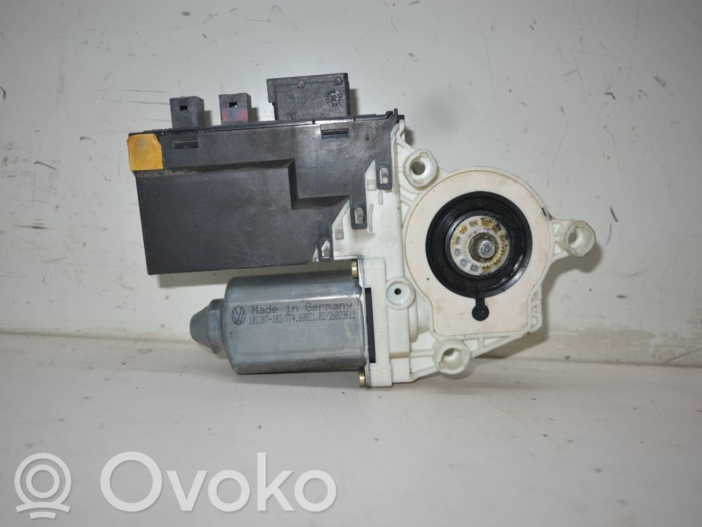 Peugeot 807 Front door window regulator motor 