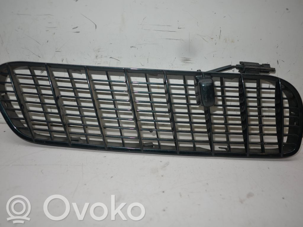 BMW X5 E53 Kratka wlotu powietrza na maskę 