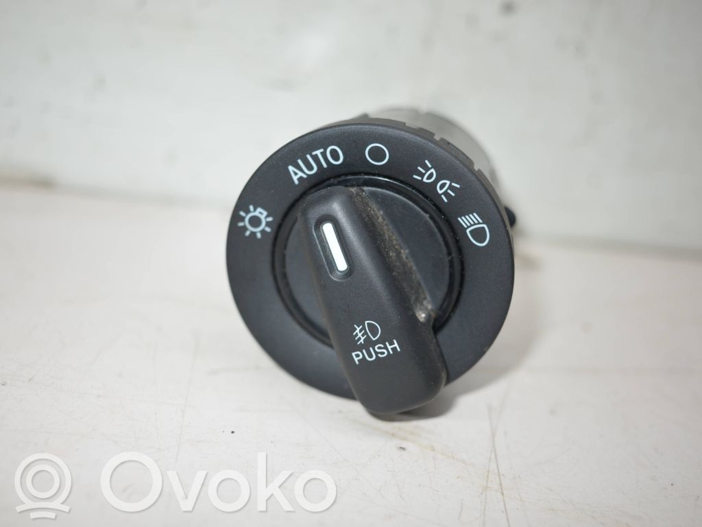 Chrysler Town & Country V Light switch 