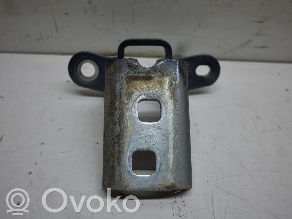 Chrysler Town & Country V Front door lower hinge 
