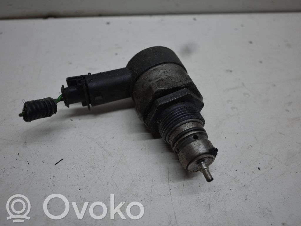 Volvo V70 Régulateur de pression de carburant 