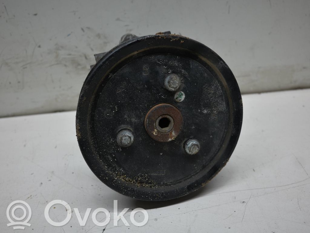 Opel Vivaro Ohjaustehostimen pumppu 