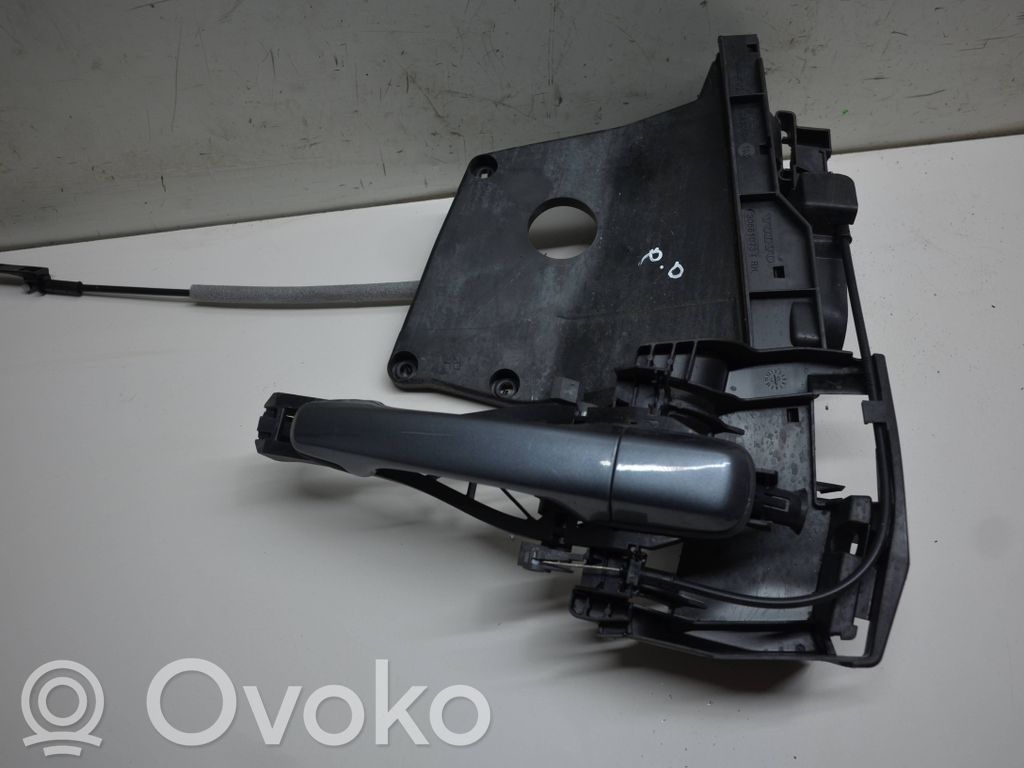 Volvo V70 Priekšpusē slēdzene 