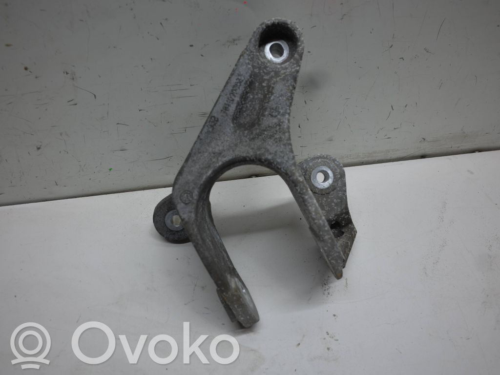 Dodge Grand Caravan Engine mounting bracket 