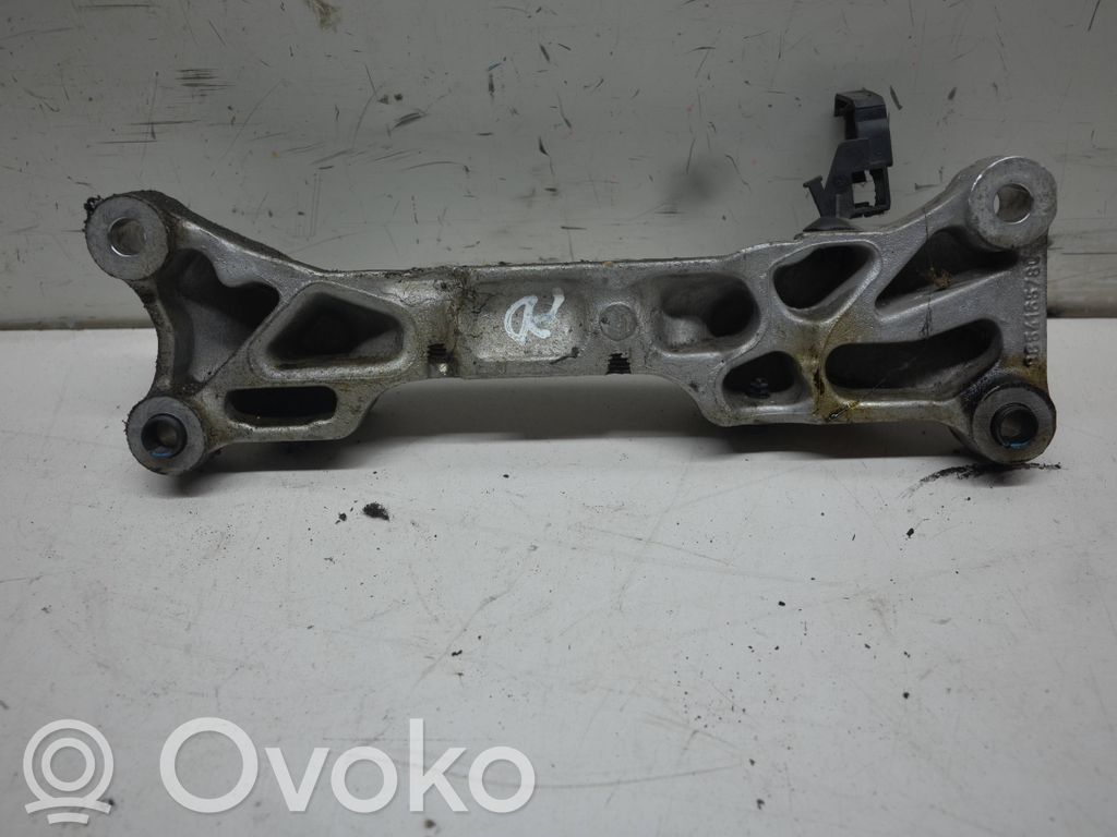 Citroen C3 Picasso Engine mounting bracket 