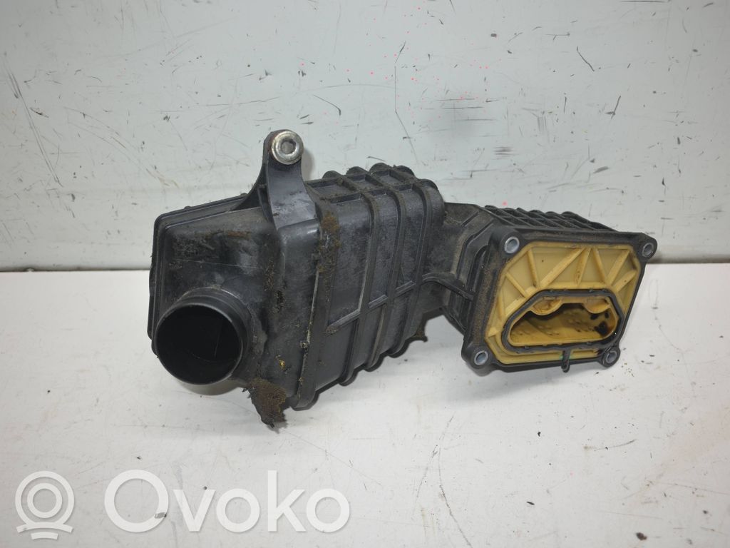 Volkswagen Tiguan Oro paėmimo kanalo detalė (-ės) 