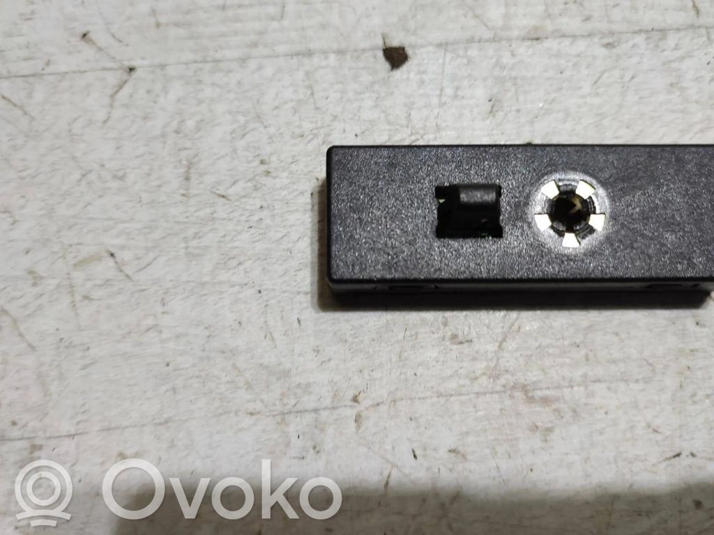 Volvo V40 Antenos stiprintuvas 