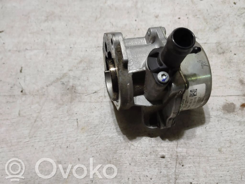 Mercedes-Benz A W176 Vacuum pump 