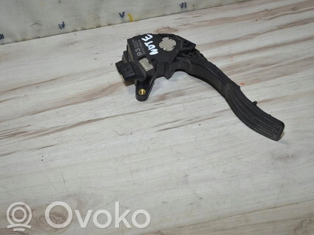 Nissan Note (E12) Accelerator throttle pedal 