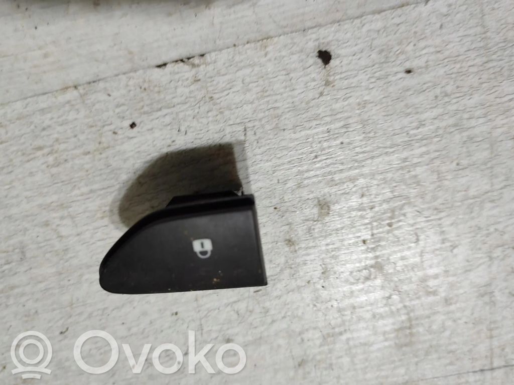 Dacia Duster Central locking switch button 