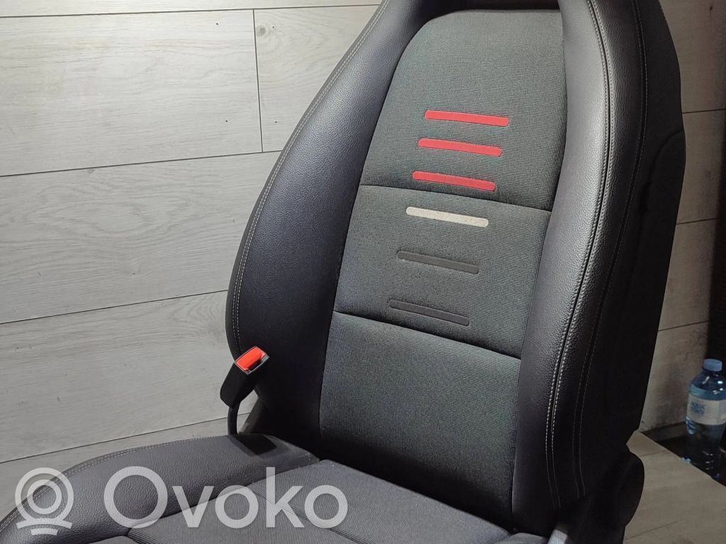 Mercedes-Benz A W176 Priekinė vairuotojo sėdynė 