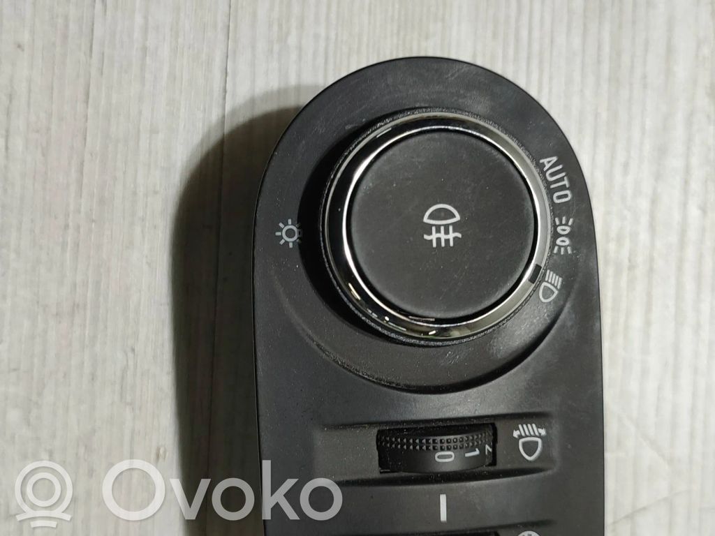 Opel Corsa F Light switch 