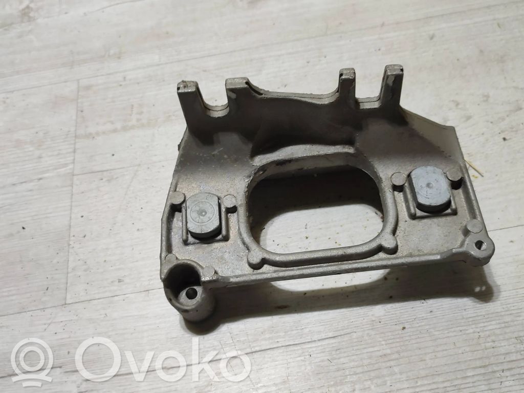 Dacia Duster Engine mounting bracket 