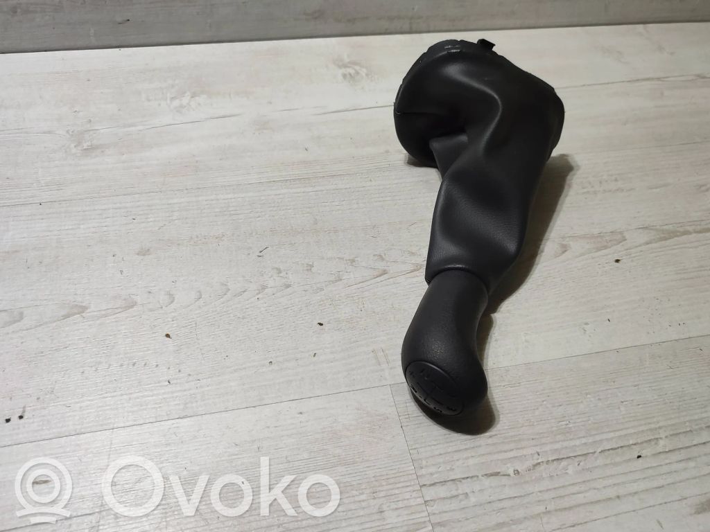 Dacia Logan II Perilla/embellecedor de cuero de la palanca de cambios 