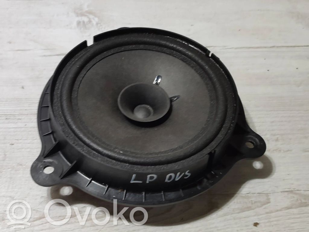 Etuoven kaiutin   LP0VS