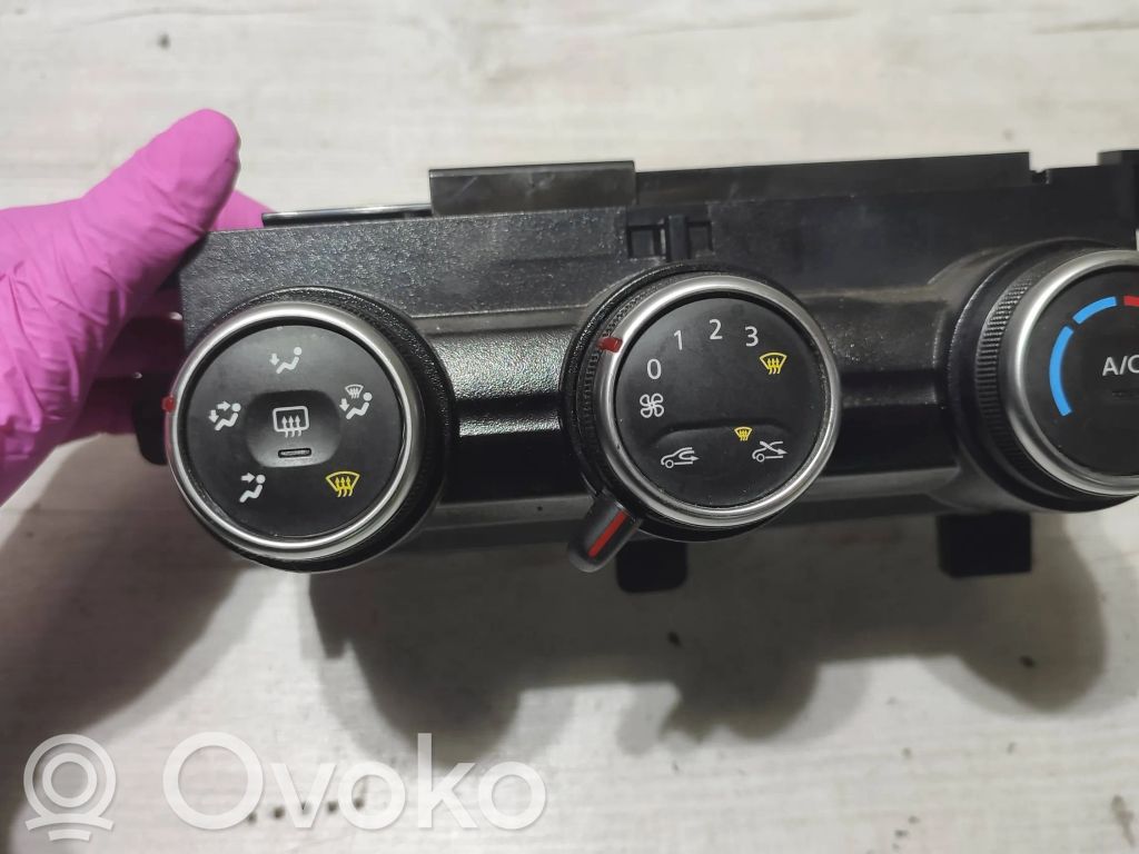 Dacia Duster II Climate control unit 
