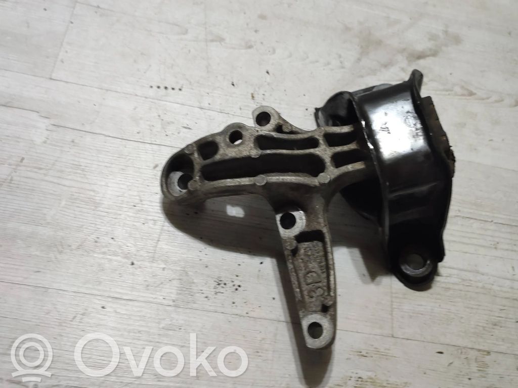 Renault Kadjar Engine mounting bracket 