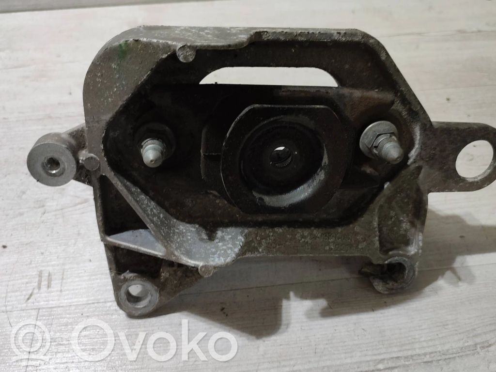 Nissan Qashqai Soporte de montaje de la caja de cambios 