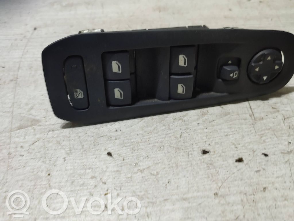 Electric window control switch   98319761ZD,1035115900,C0F0R01059A