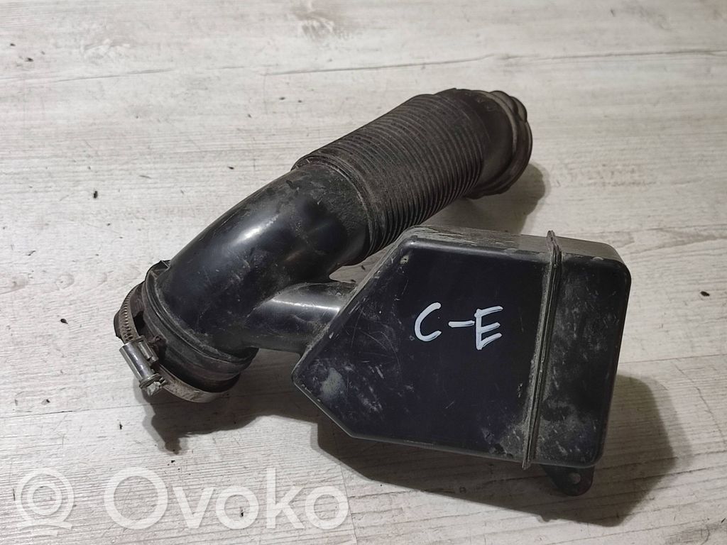 Intake resonator   13427558,464918663,4013345A