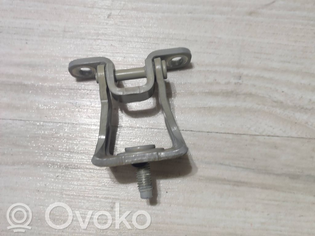 Skoda Scala Tailgate/trunk/boot hinge 