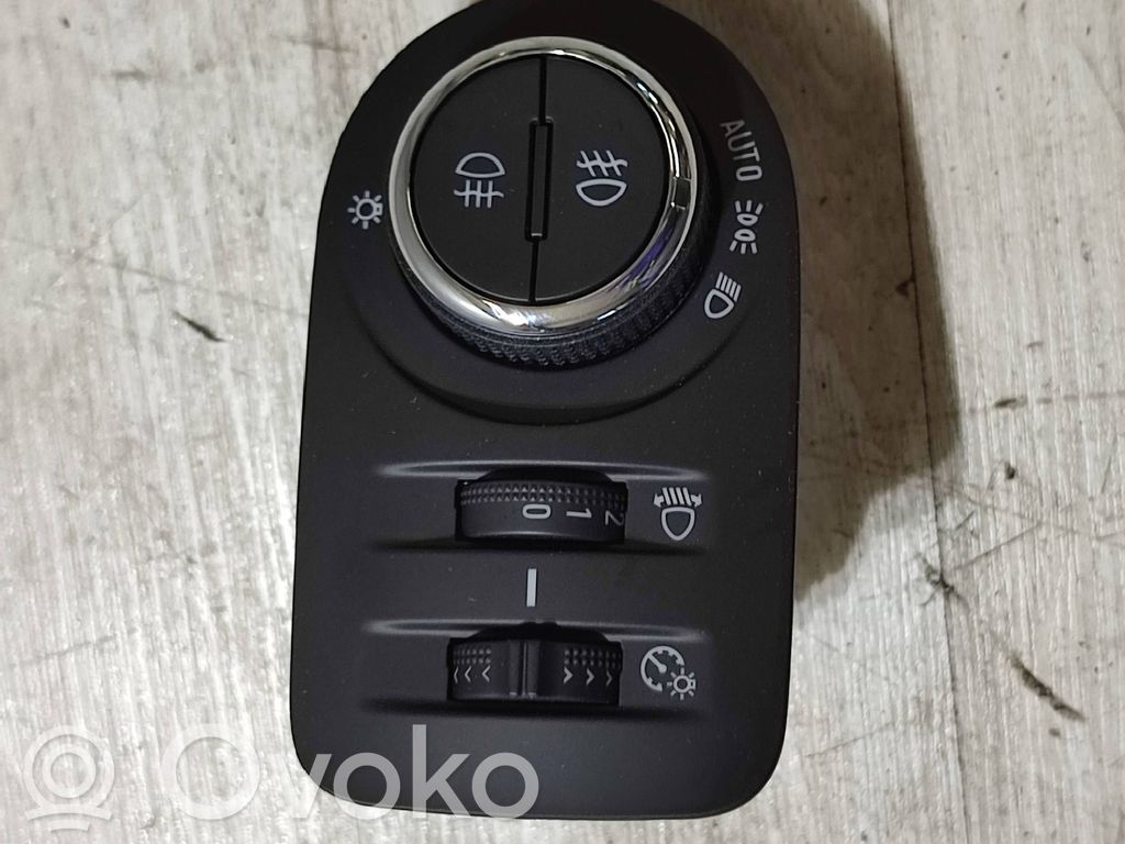 Opel Corsa F Light switch 