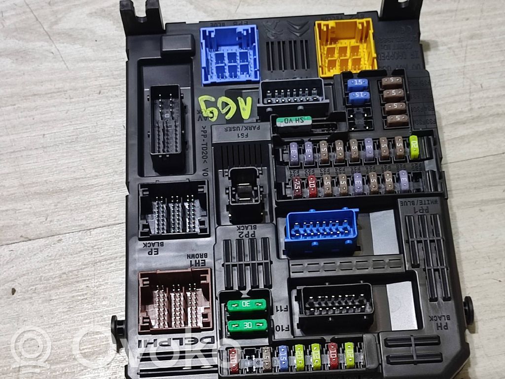 Opel Corsa F Fuse box set 