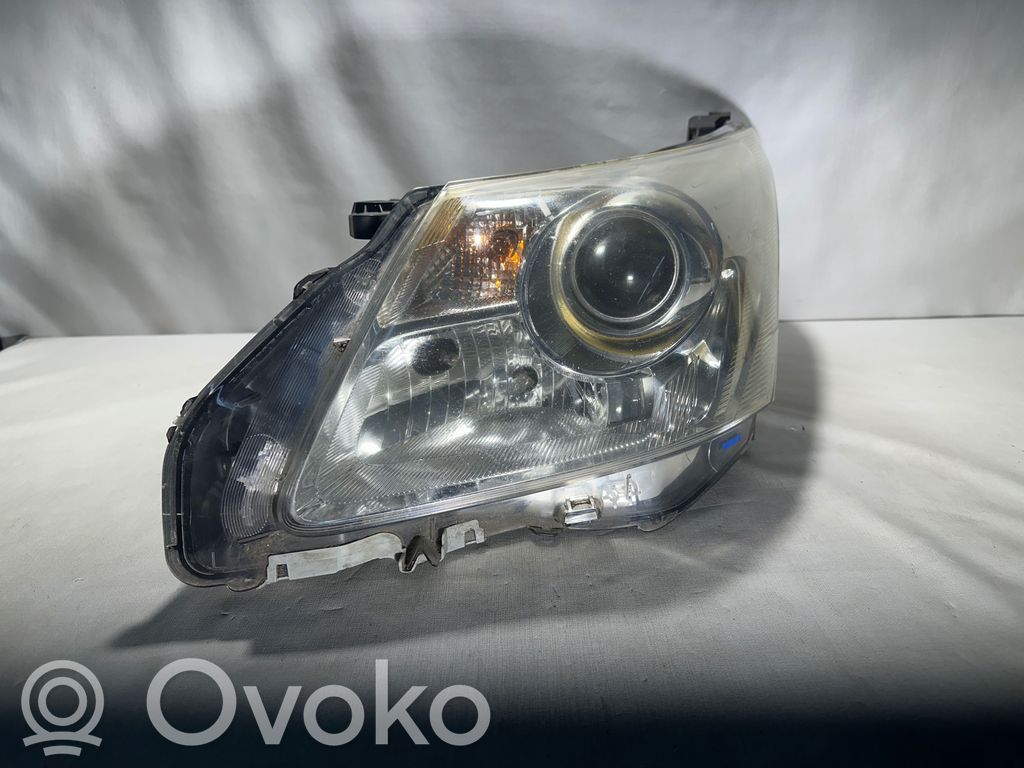 Toyota Avensis T270 Lampa przednia 